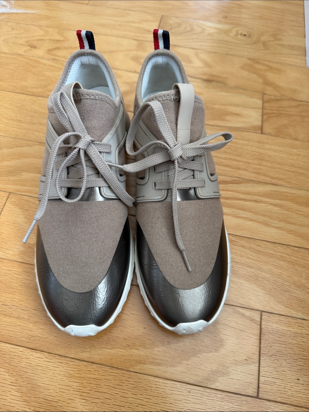 MONCLER Sneakers  Emilia Low-Top Sneaker Beige Gold Athletic Shoes 41,5